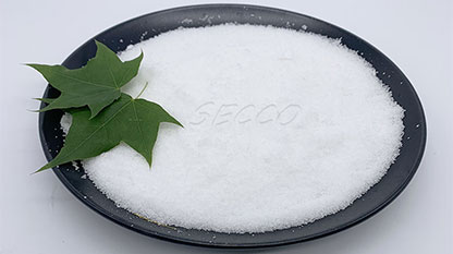 Syy anionisen polyakrylamidiliuoksen viskositeetin v&auml;henemiseen